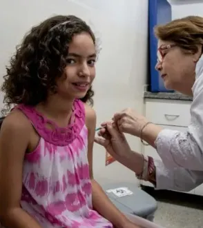 Arapongas se destaca em segurança pública enquanto Apucarana amplia vacinação contra gripe