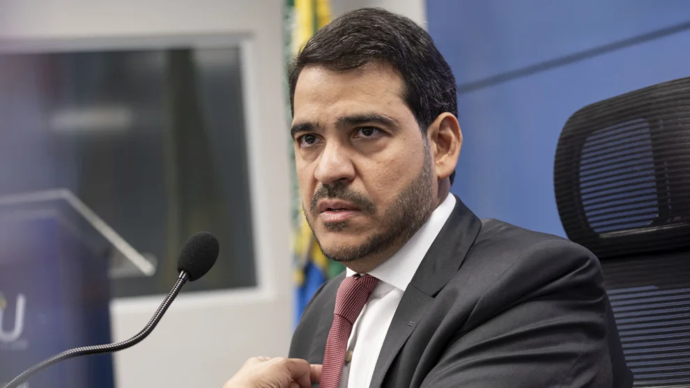 Oposição tenta barrar nome de Jorge Messias e amplia pressão no Senado