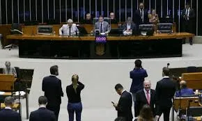 Congresso derruba veto e aprova mudanças na dosimetria de penas